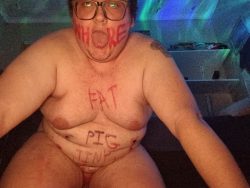 Sissy pig degrading myself