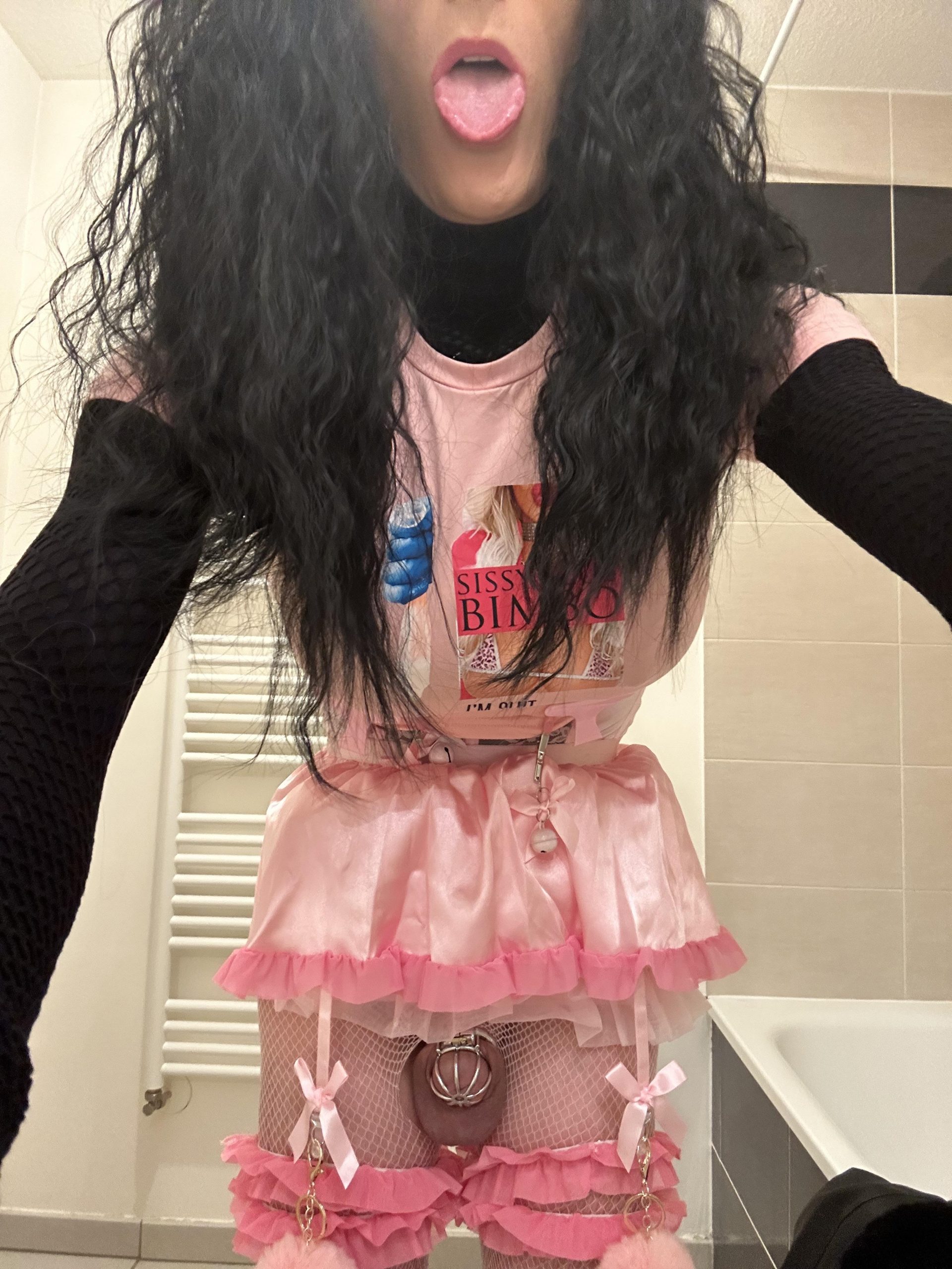 SISSY PUBLIC CUM DUMP
