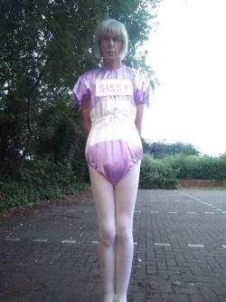 Diaper sissy cynthia outdoors