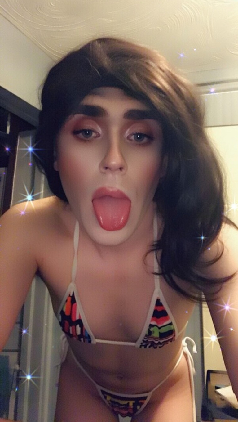 Sissy sl*t looking for risky exposure
