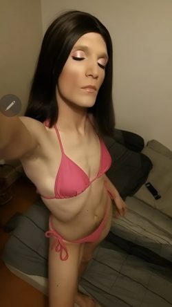 Sissf*g pracing in bra and panty