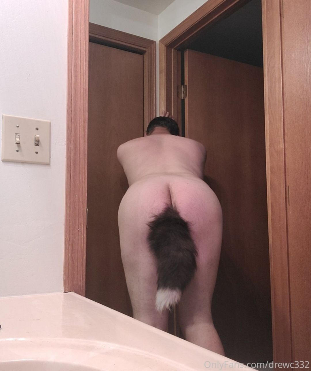 Sissy loves her tails