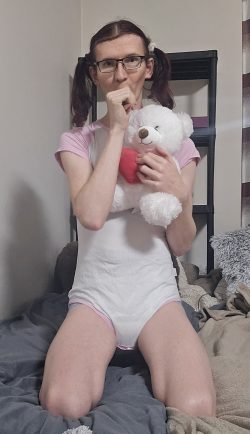 Diapered sissy Emily