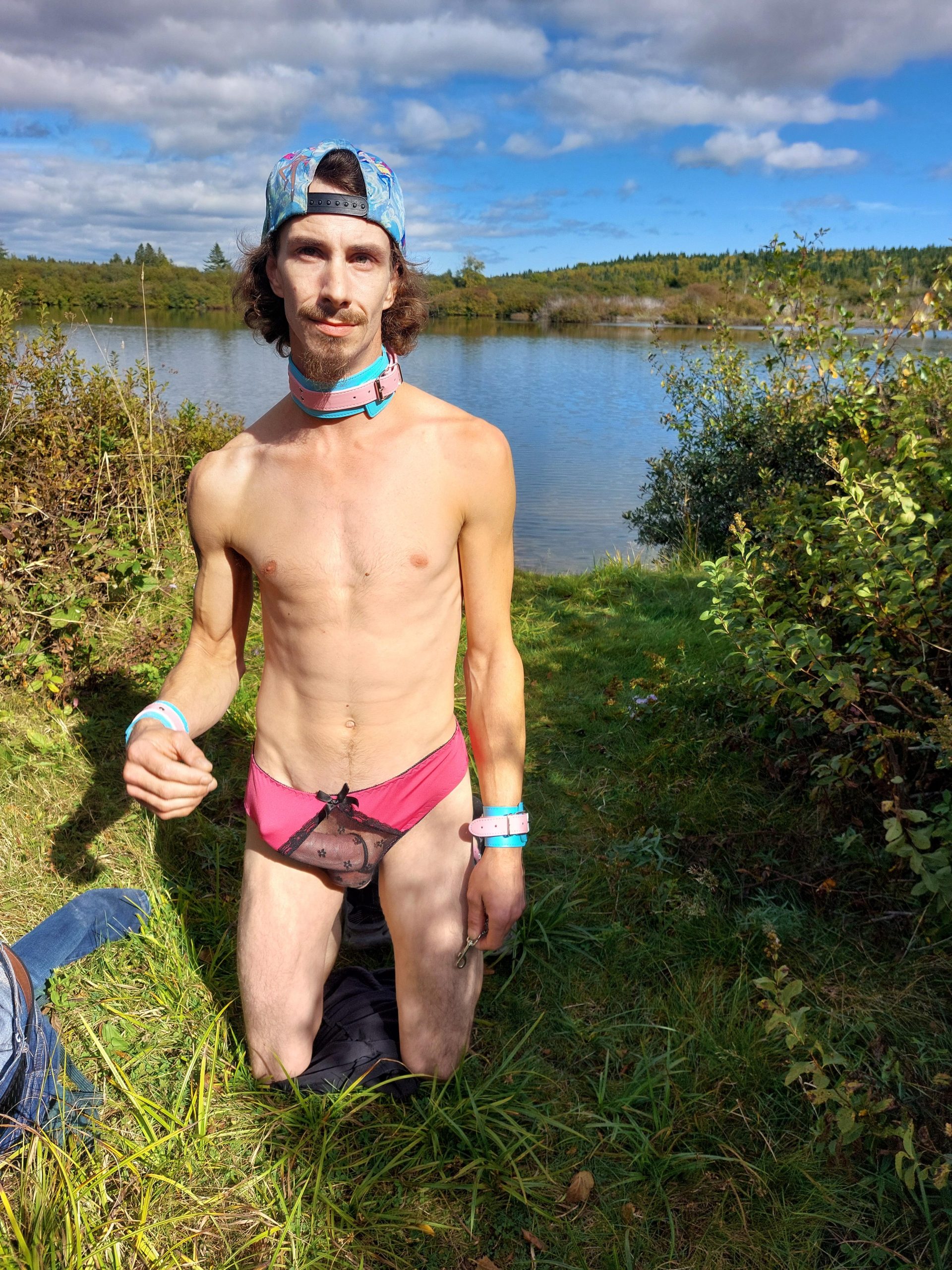 Sissy sl*t wants to be famous! extend and repost!