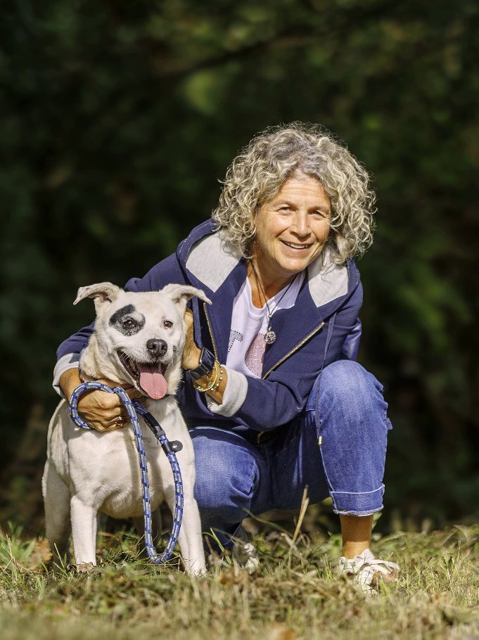 Sara is more a man or a woman?