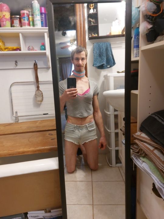 sissy sl*t loves to show off!