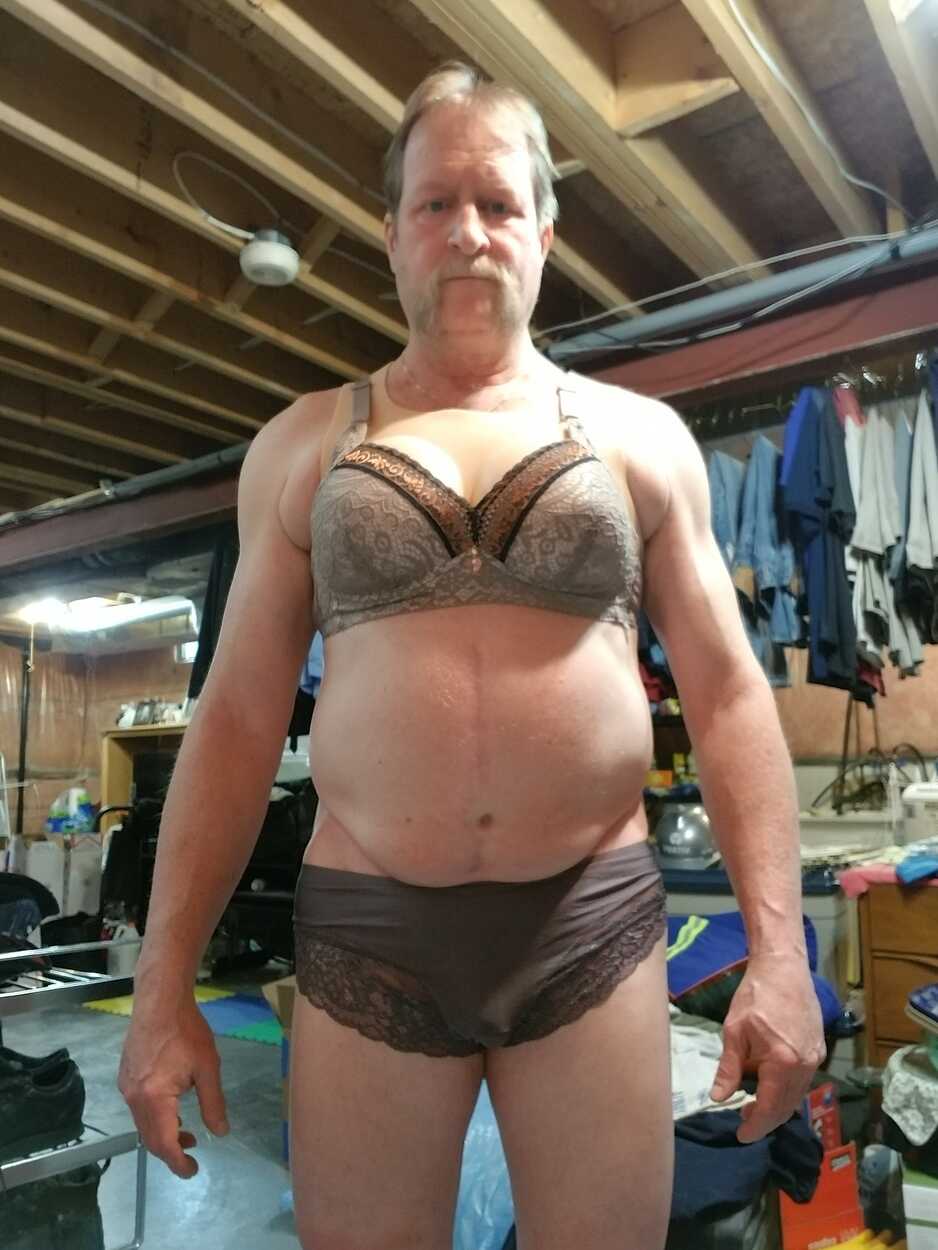 Damian’s Sissy Samantha