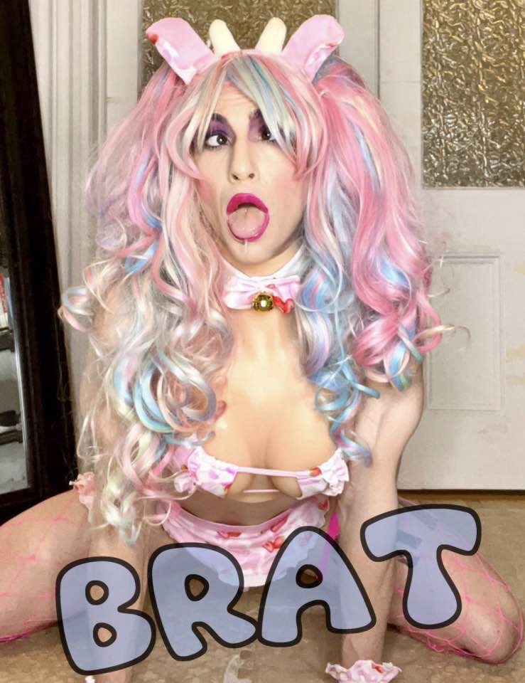 Daddy’s caption sl*t!