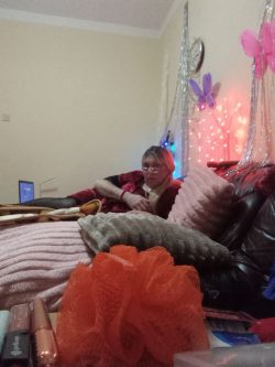 Шлюха вафлистка Оля