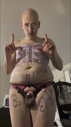 Bobby Simpson  – Betaloserbobbi inverted chastity