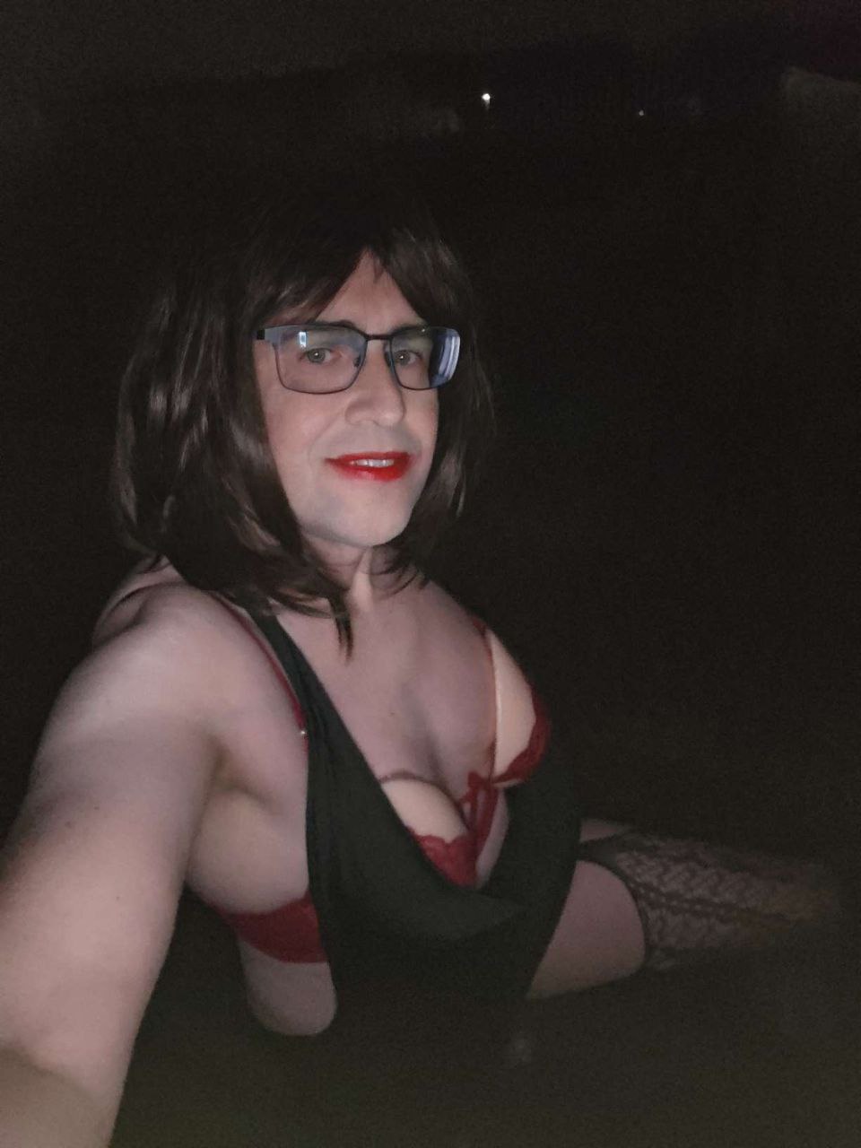 Outdoor sissy loves her dildo