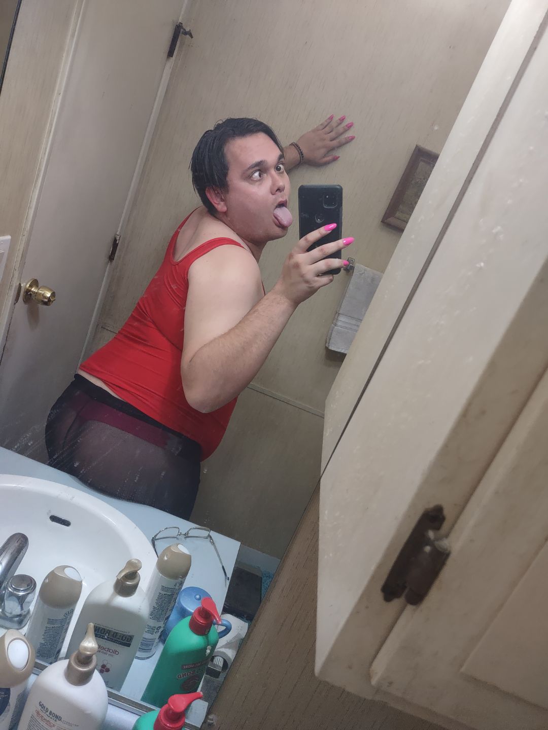 Las vegas f*ggot exposed! Anyone recognize?