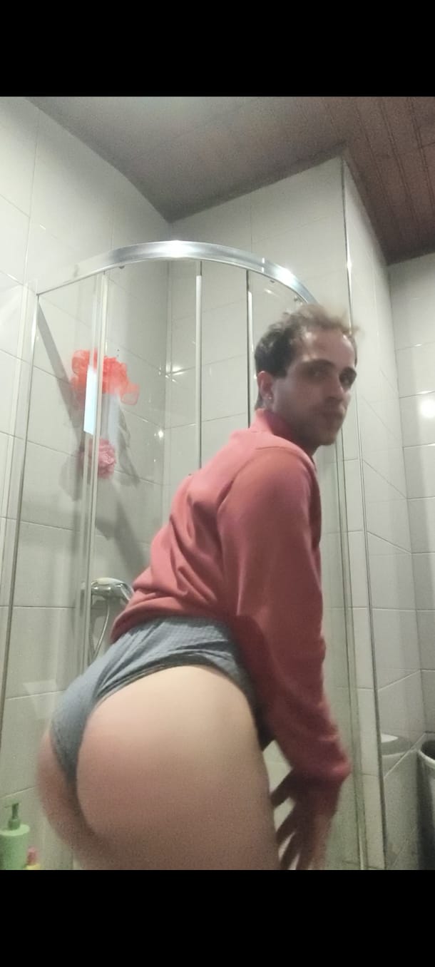 Luis me gusta mamar pijas mostrar culo viemos online