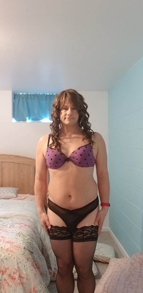 Jess Evans – Helplessly gay and needing to serve men