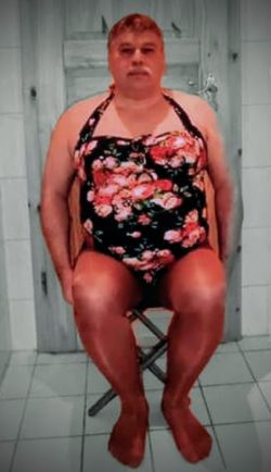 ~ Sissy in nylons pantyhose tights exposed