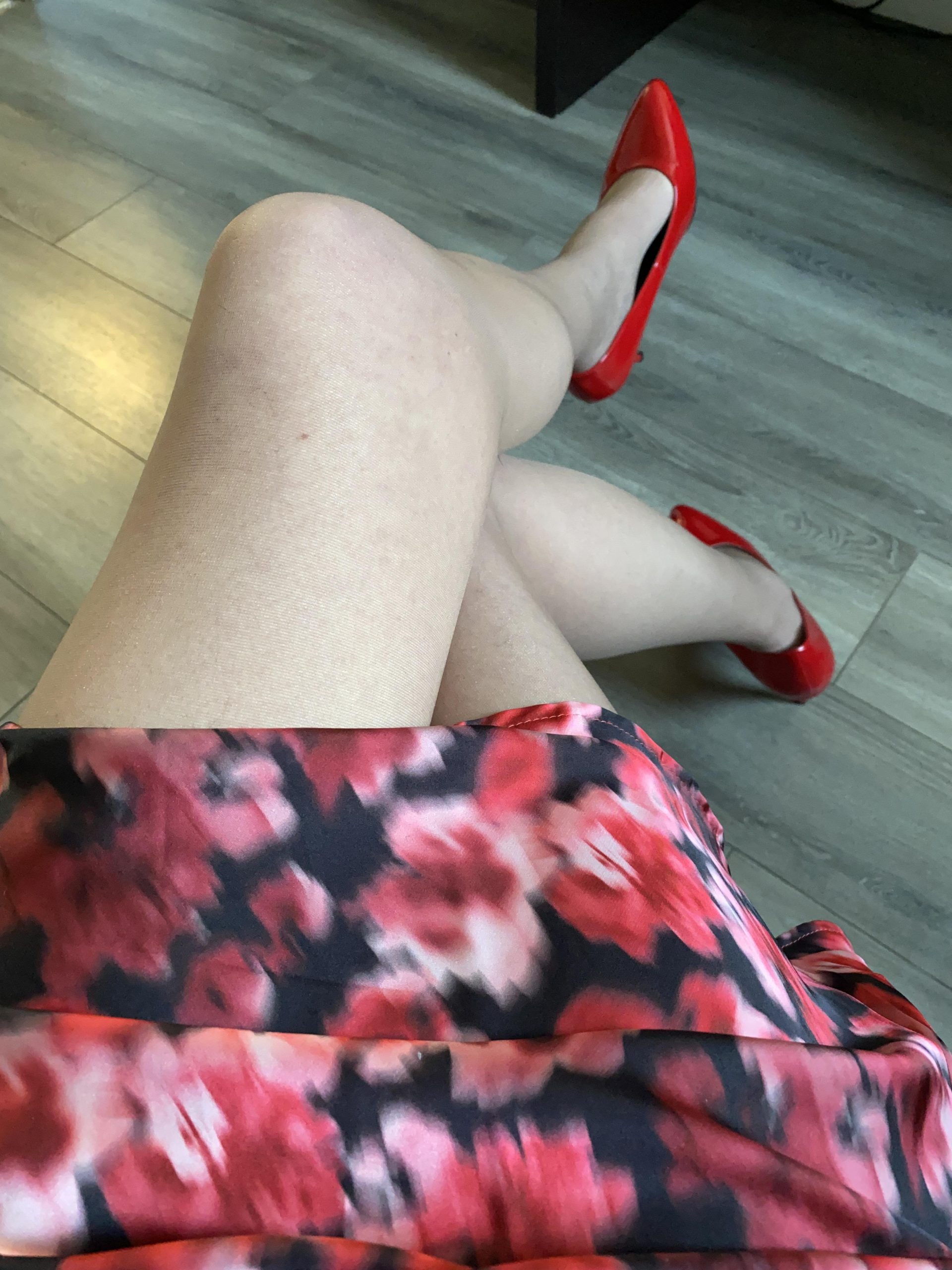 Married Sissy.   I Suck Cocks And Swallow Loads Of Cum