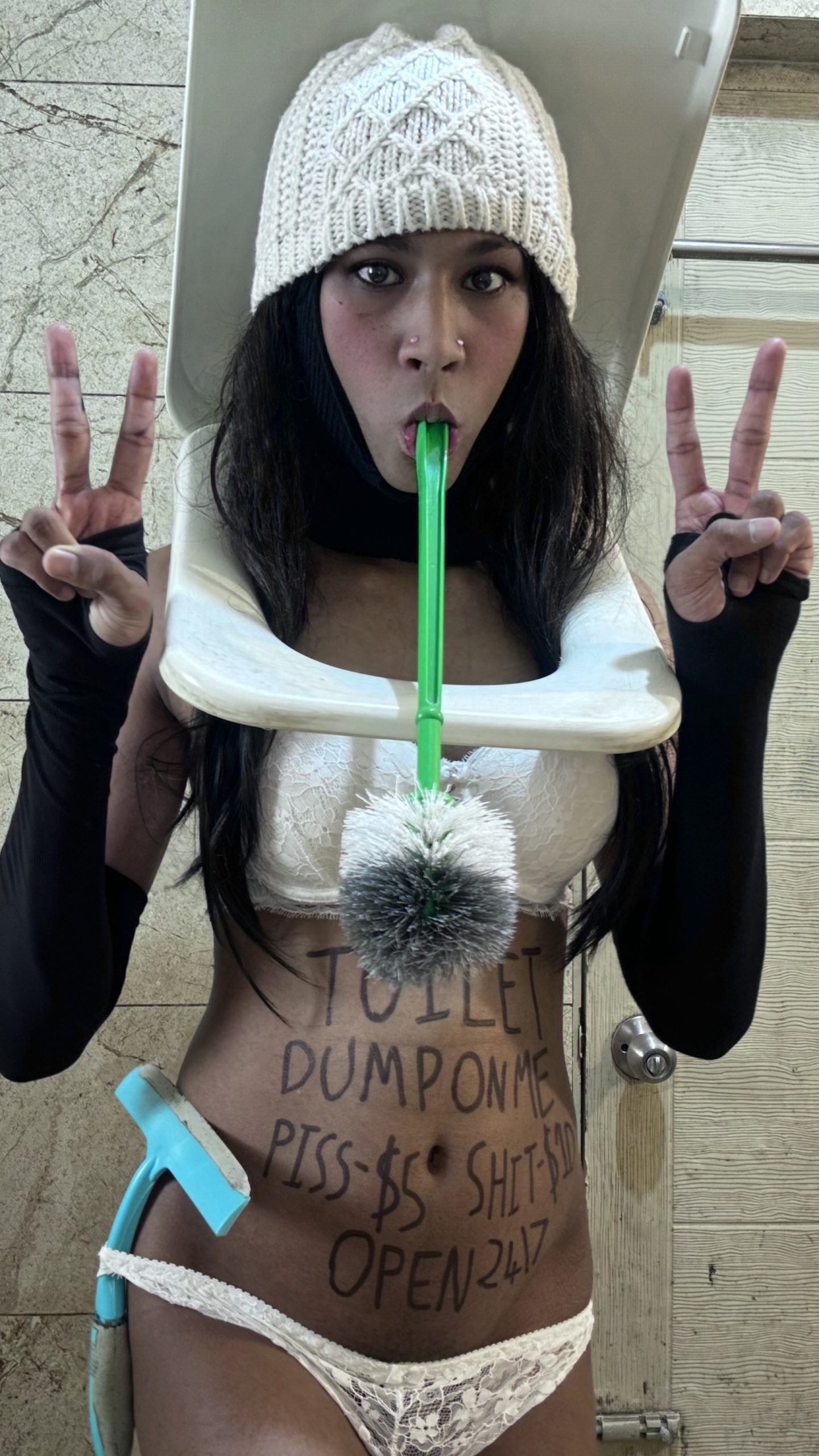 ~ sissy toilet at your service 🚽😈