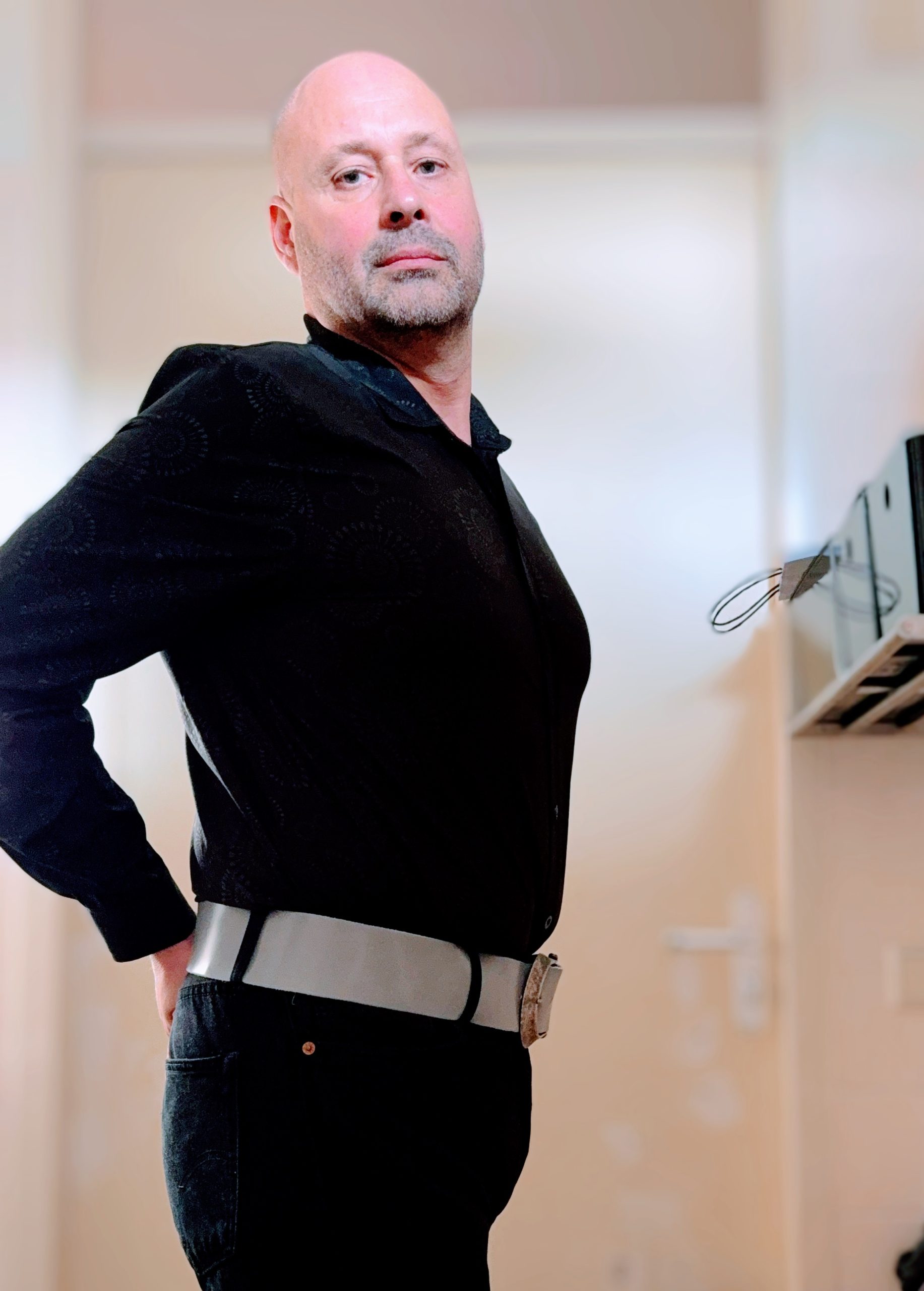 Exposed f*ggot  – Willing f*ggot