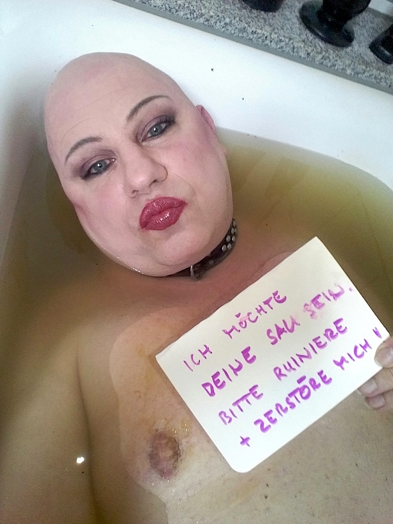 Sissy f*ggot Thorsten Naujoks a.k.a. Latisha Harmsen