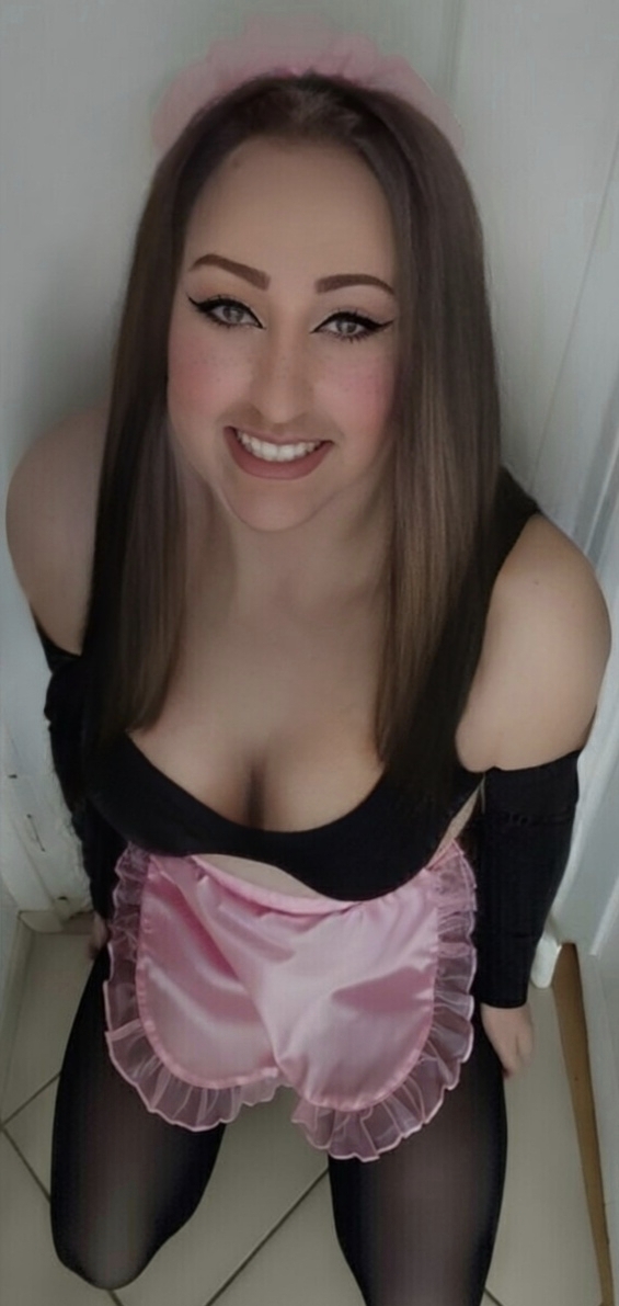 Sissy Vanessa – face exposed