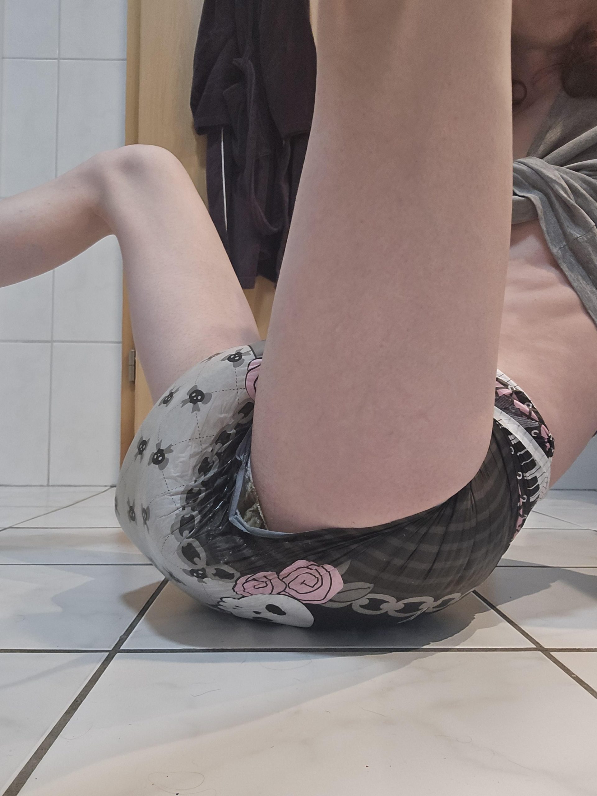 Diapered sissy Emily