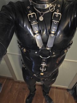 Latex submissive