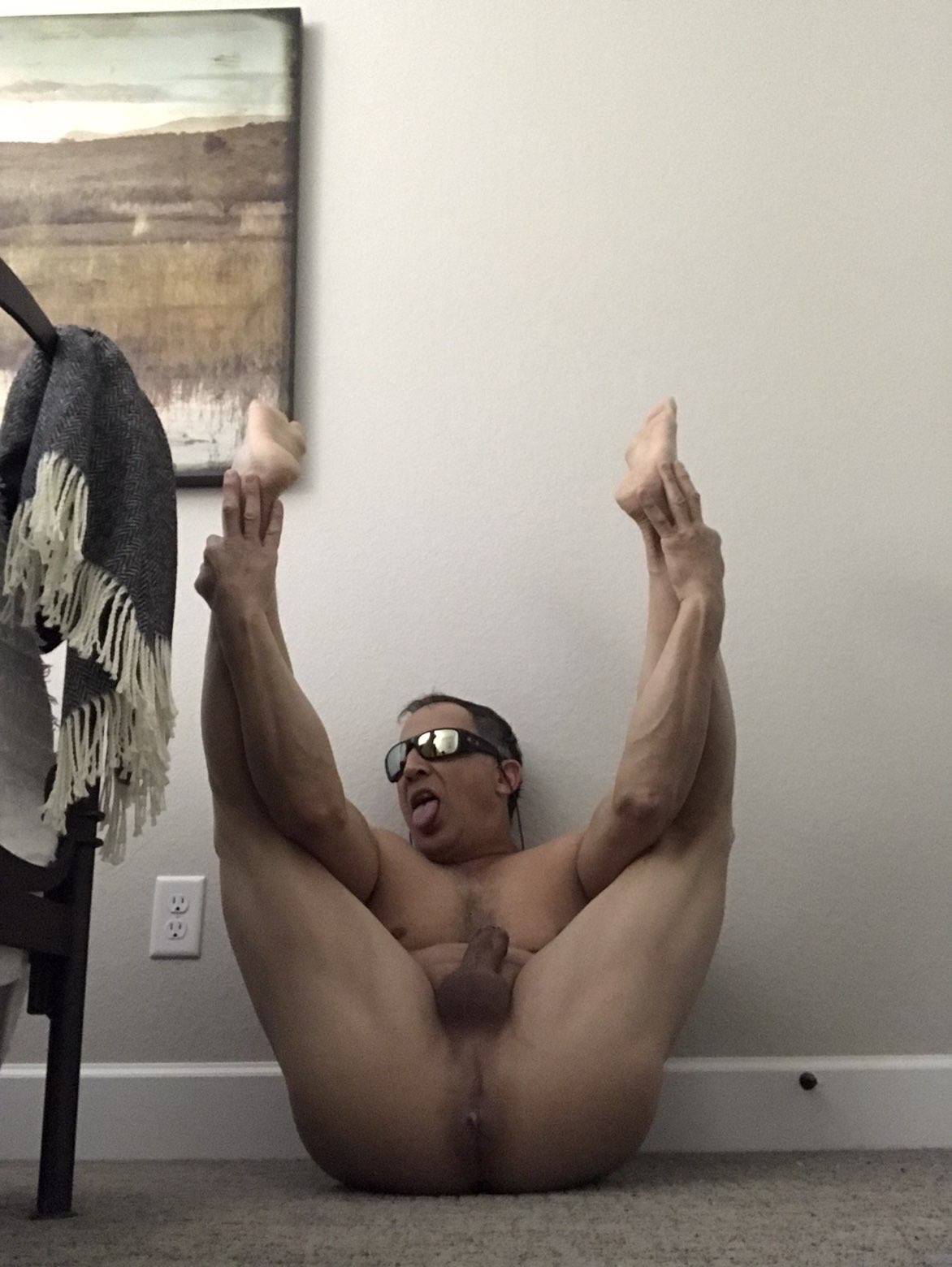 Ass gaping sl*t for your entertainment