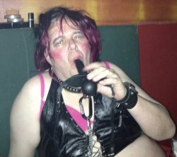 f*g must show herself