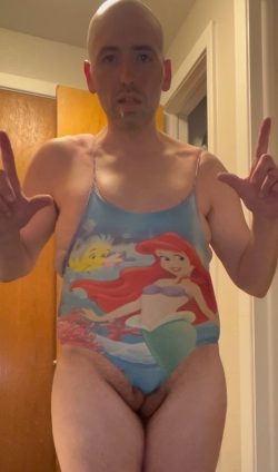 Betaloserbobbi  – Tightest fitting onesie ever