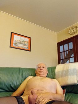 nude at home