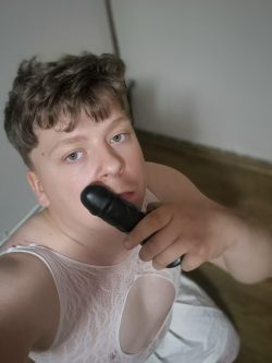 Blackmail and exposure this sissy wh*re