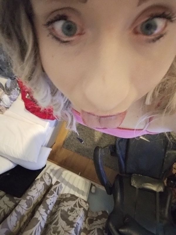 im a sissy cocksl*t, expose me online