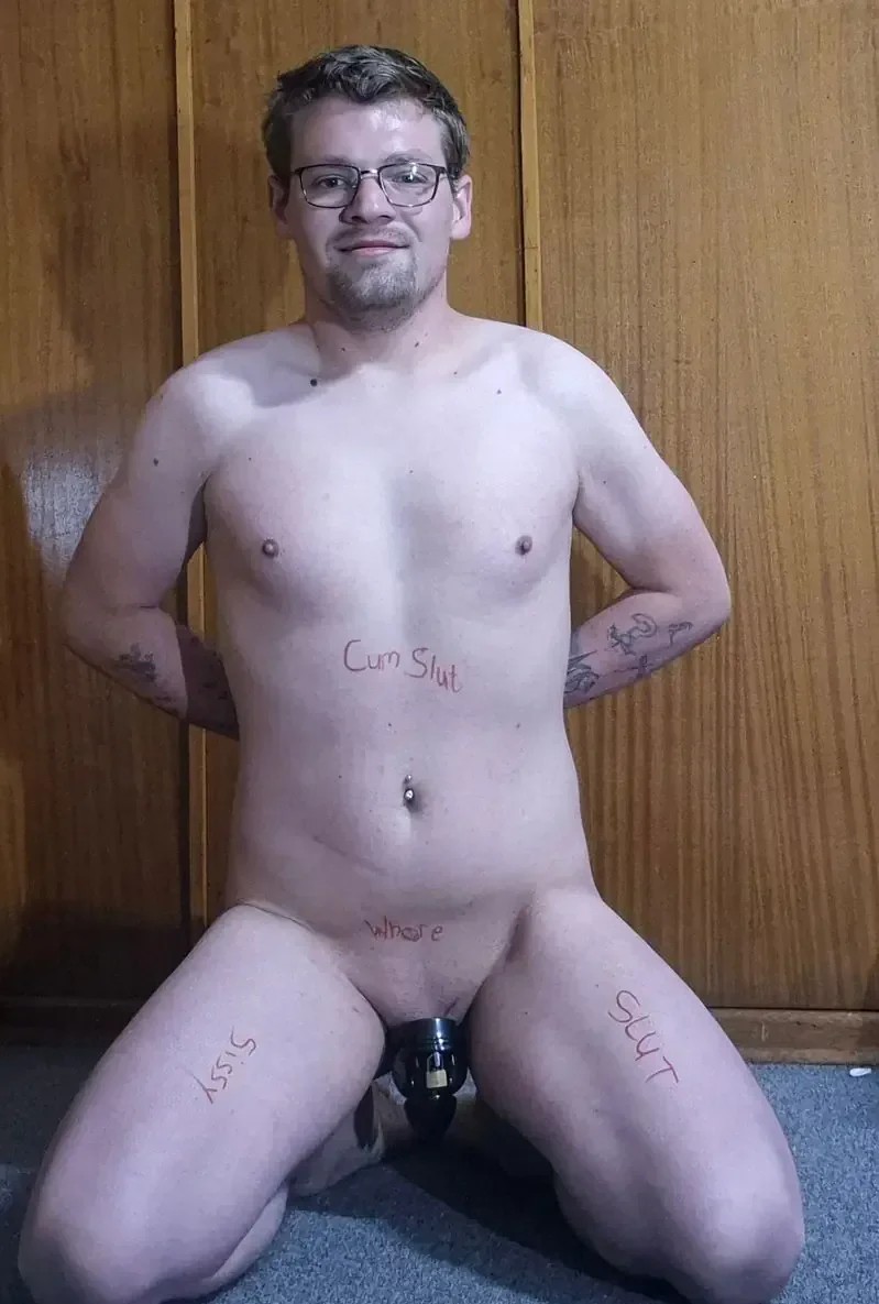 Closeted Sissy MUST become famous Websl*t
