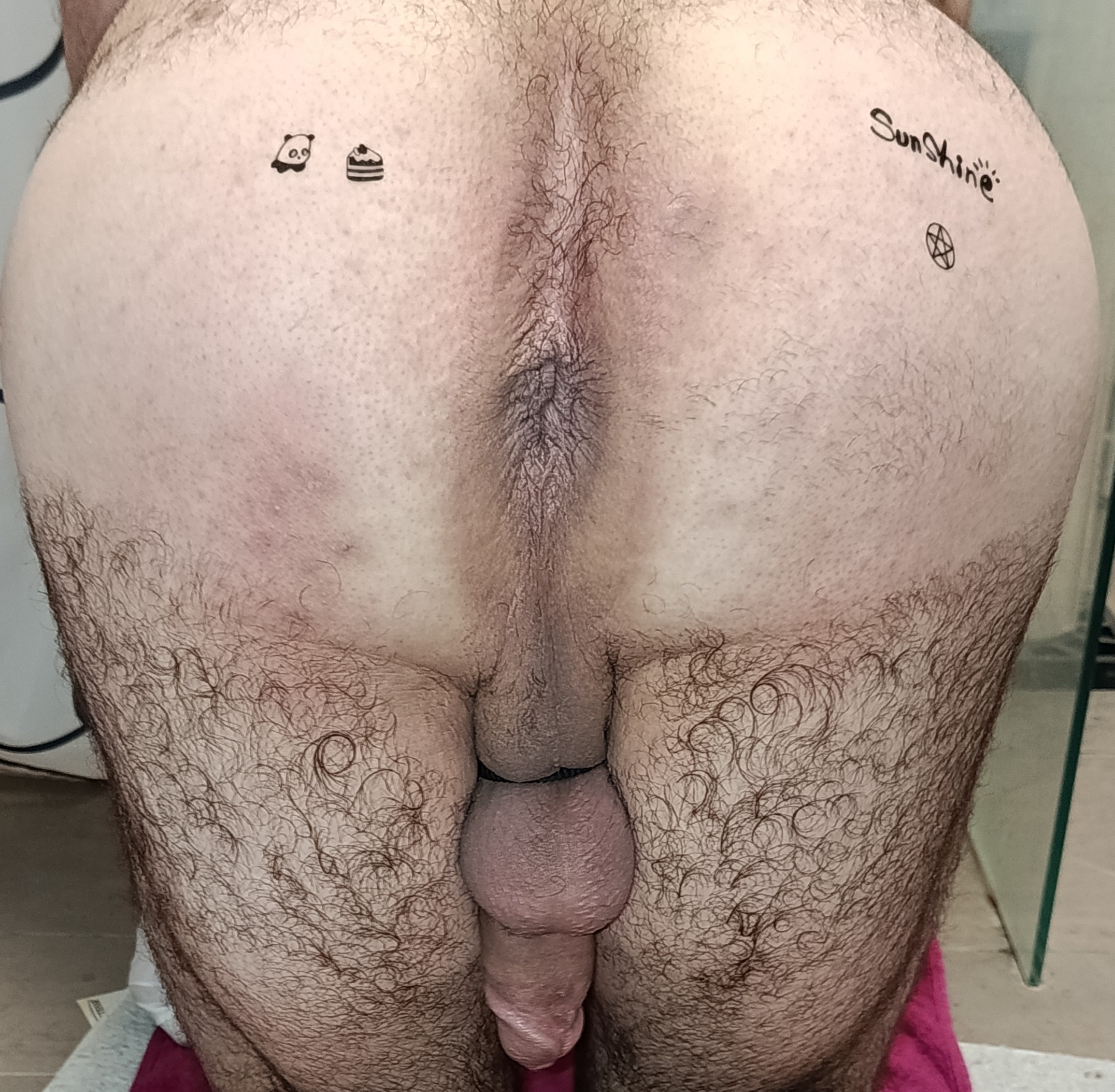 Stretching my Balls >,<