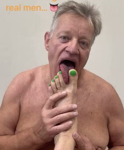 Depraved wh*re Walter Hopper