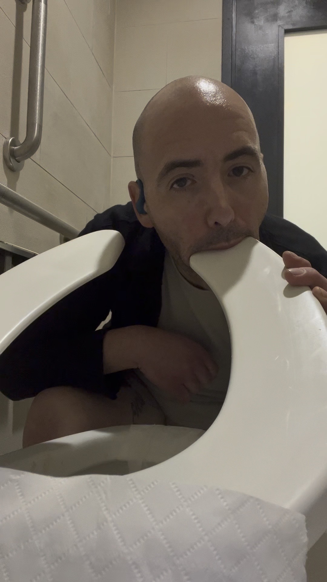Robert James Simpson  – Exposed FR