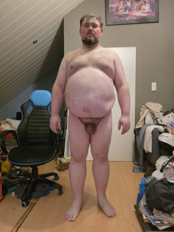 Slave Dominik to show himself
