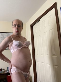 Sissy Loser Exposes Self