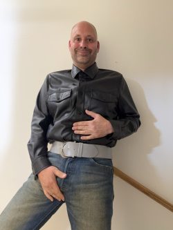 Poppers f*g – Happy exposed