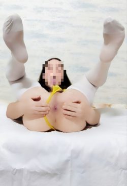 sissy’s exposed hole