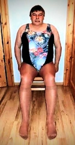 ~ Sissy in nylons pantyhose tights exposed