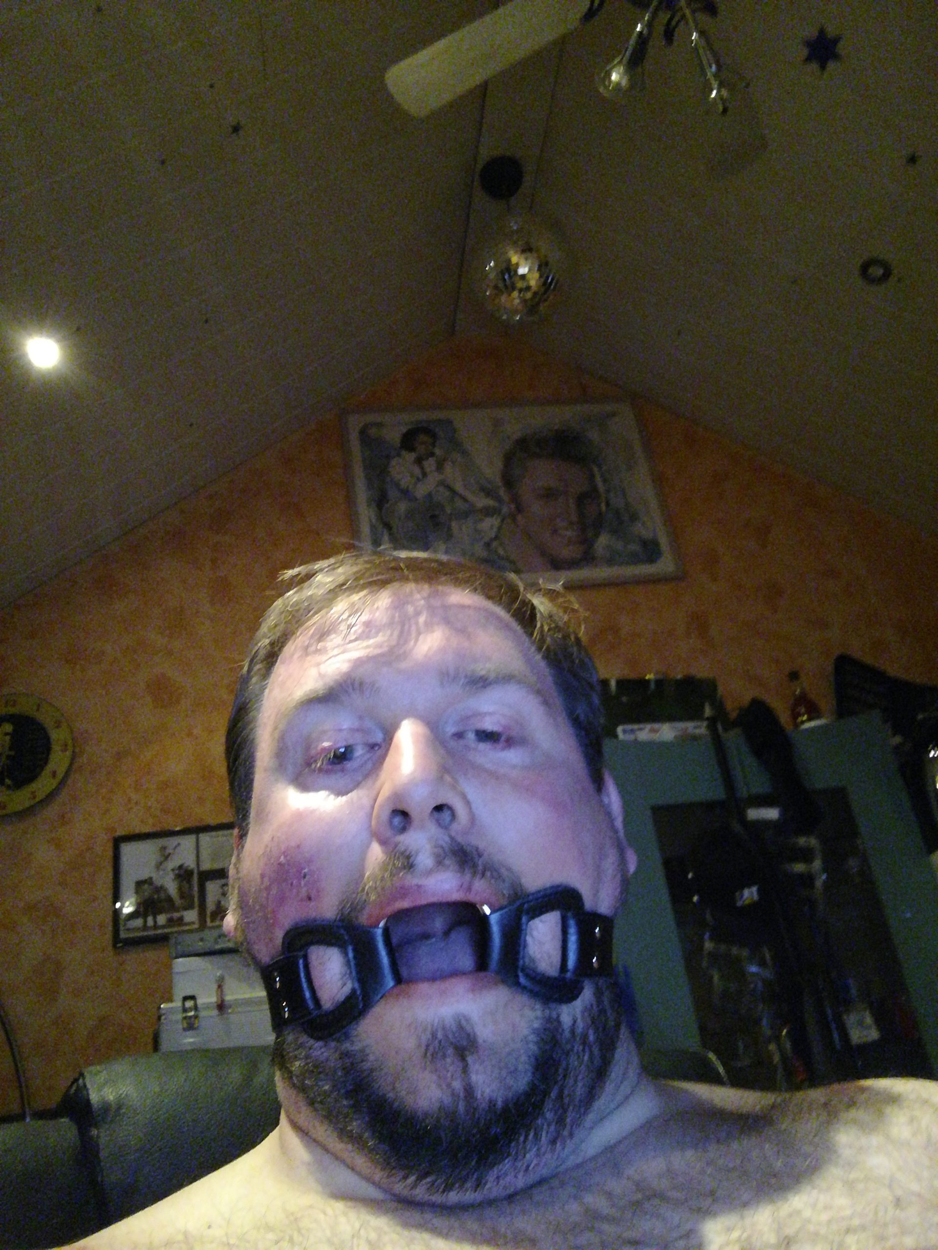 Slave Dominik to show himself