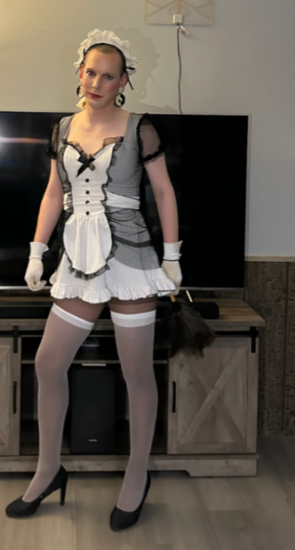 Im Hailee cummings, I’m just a bitch who wanna be popular