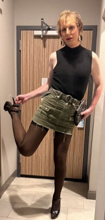 Im Hailee cummings, I’m just a bitch who wanna be popular