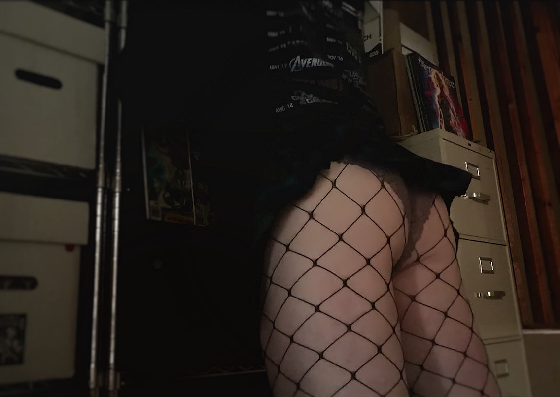 A sl*t’s Gotta sl*t. Don’t You Want This Ass? Then Take It