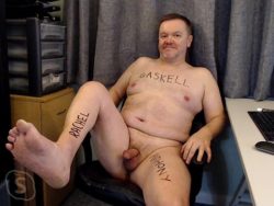 ~ Jerkdaniels666 some body writing