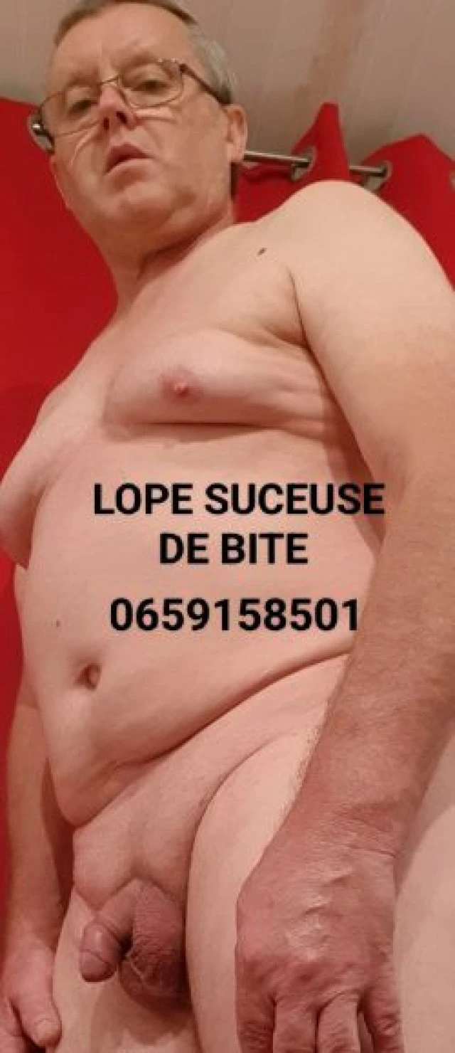 Luc la pute à jus de Toulon avec sa gueule , ses seins de lope et son clito