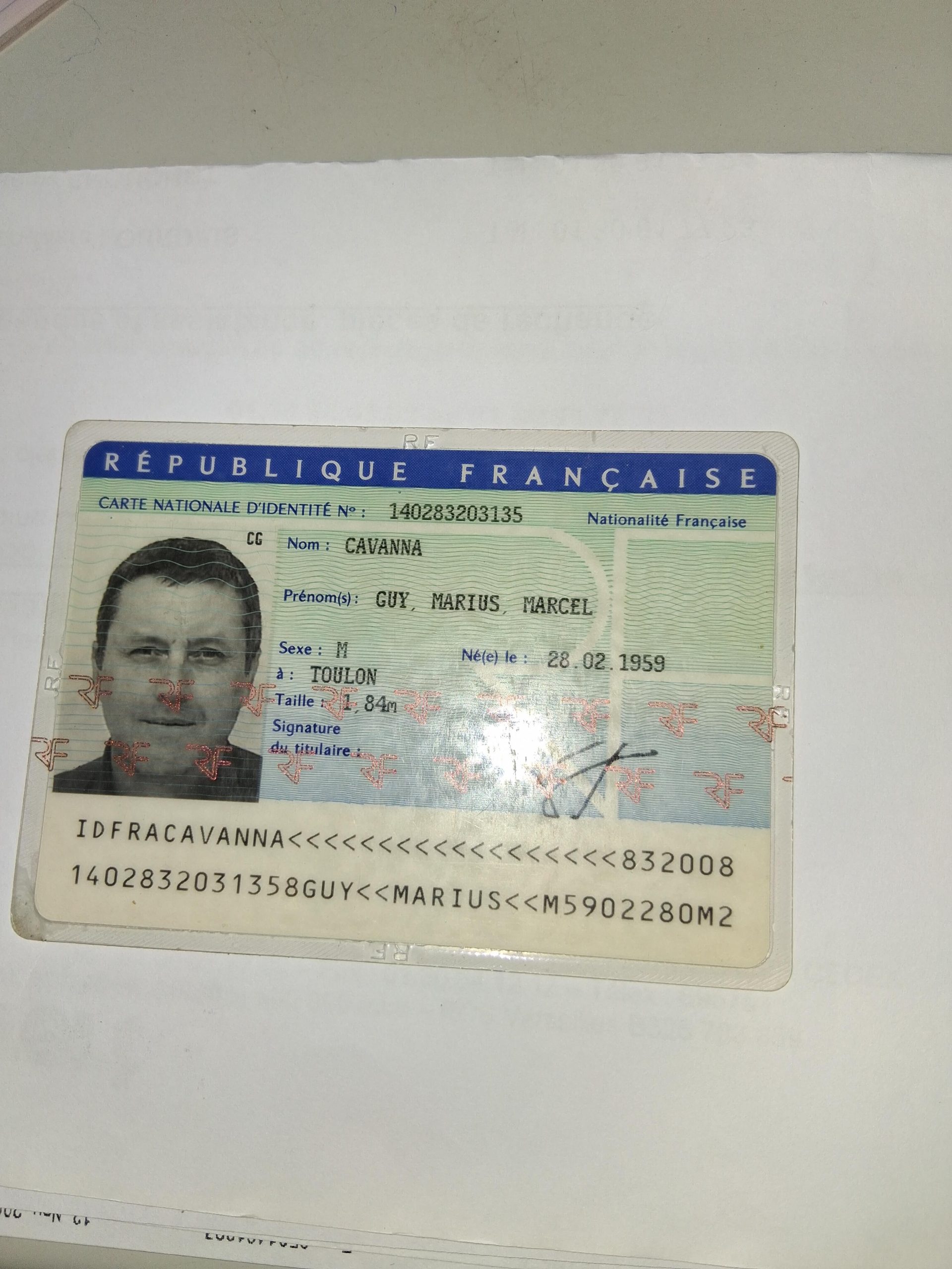 Guy est une pute française de Toulon