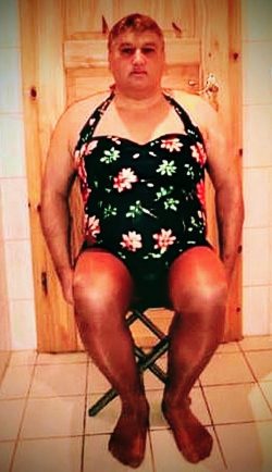 ~ Sissy Damenwäscheträger in Nylons pantyhose Strumpfhosen