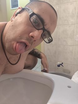 John tratarhs toilet f*ggot exposed
